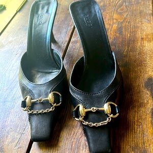 Gucci vintage Chain Leather Slingback